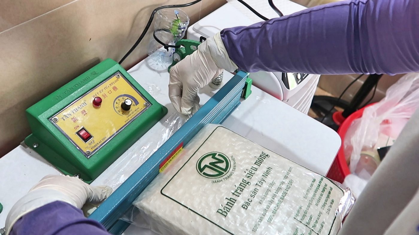 Bánh tráng siêu mỏng Tân Nhiên đặc sản không thể bỏ qua khi đến Tây Ninh 1 Bánh tráng Tây Ninh không nhúng nước