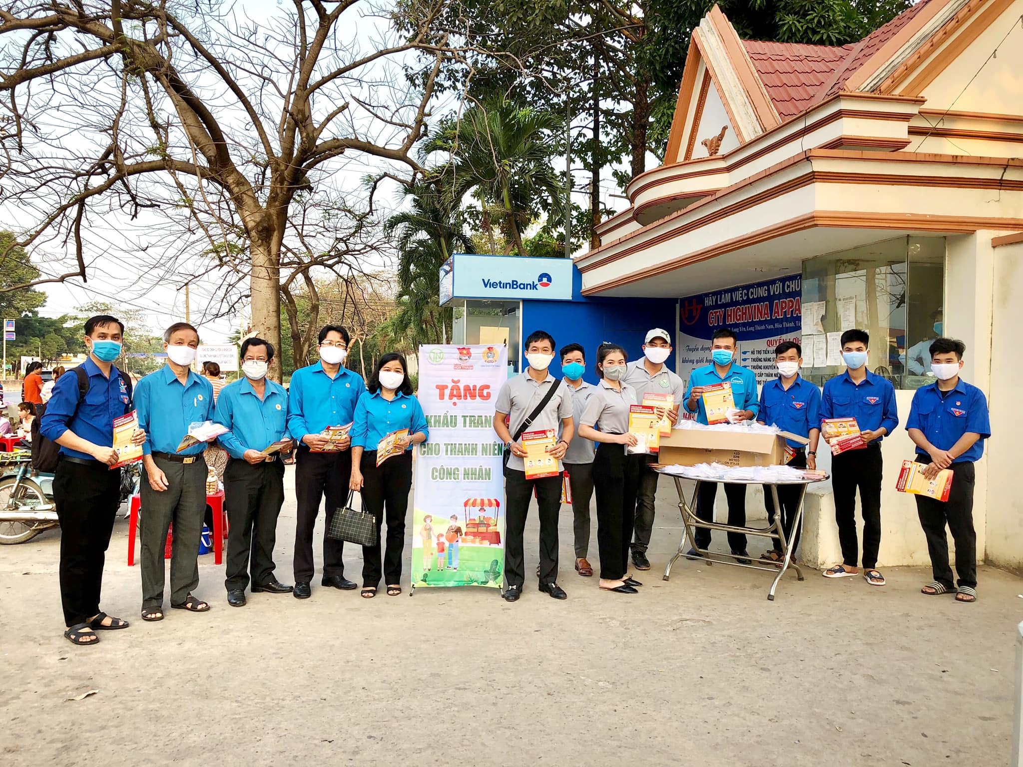 Bánh tráng Tân Nhiên phát khẩu trang ở Tây Ninh - 1