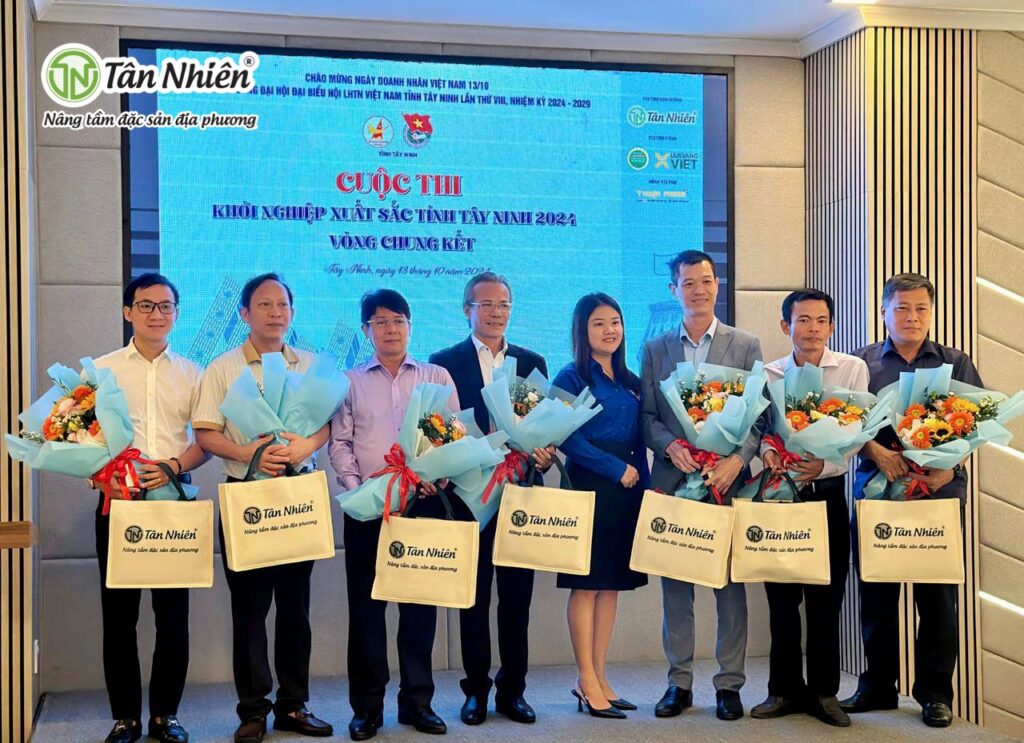 Hội Doanh nhân trẻ tỉnh Tây Ninh tổ chức buổi gặp mặt kỷ niệm "Ngày Doanh nhân Việt Nam" 1