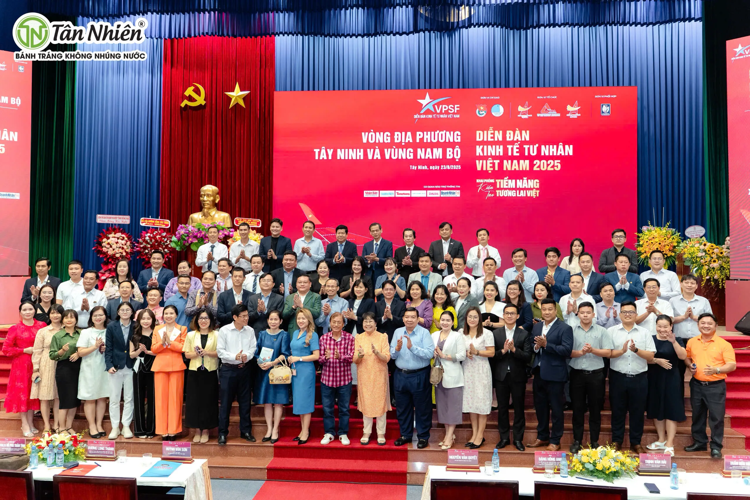 TÂN NHIÊN THAM DỰ HỘI NGHỊ XÚC TIẾN THƯƠNG MẠI - 3