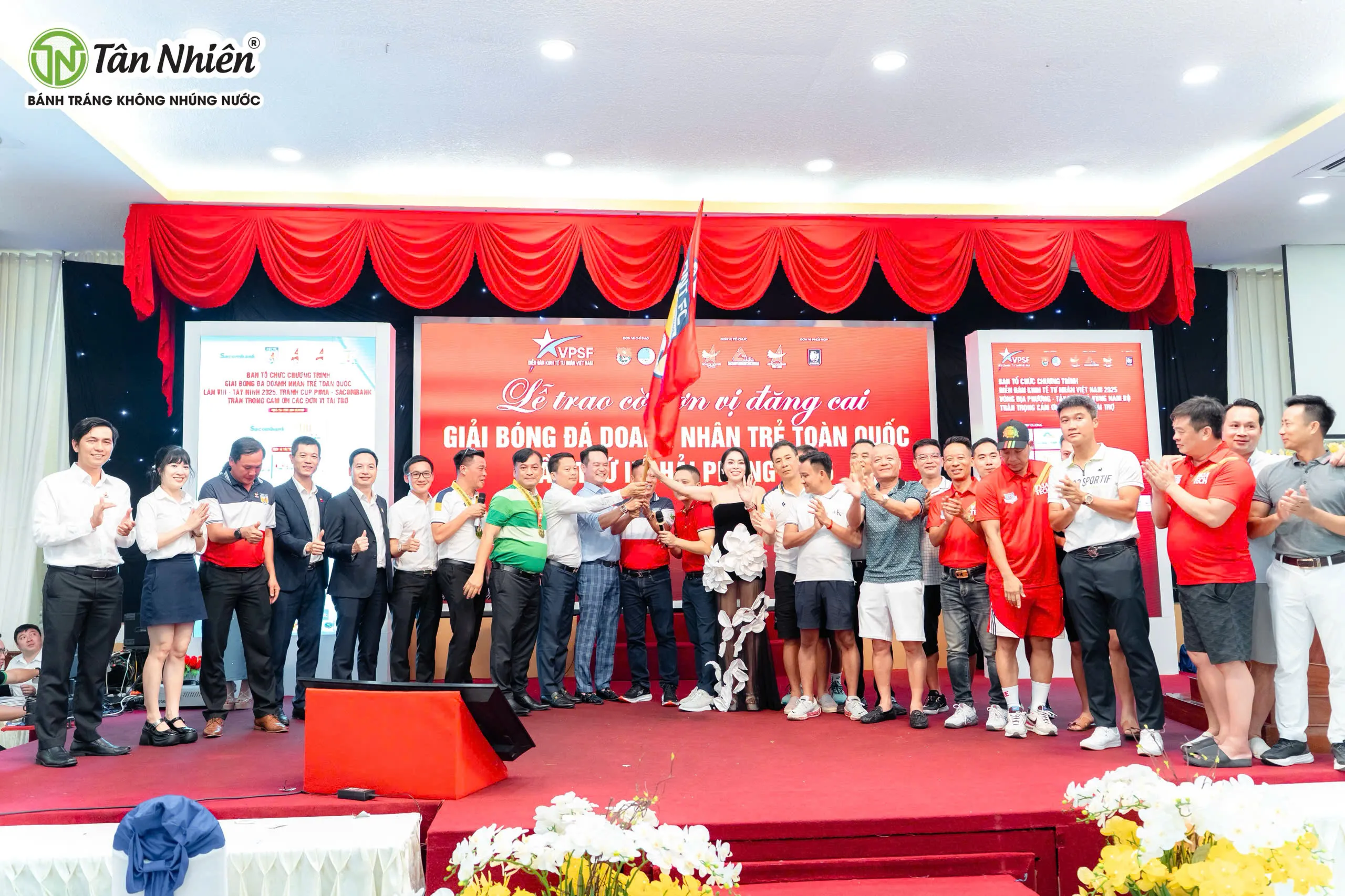 TÂN NHIÊN THAM DỰ HỘI NGHỊ XÚC TIẾN THƯƠNG MẠI - 5